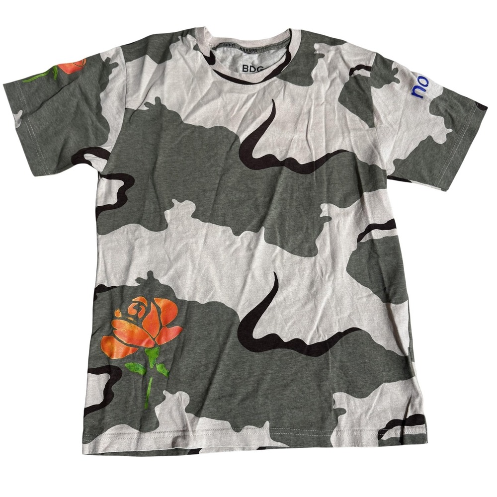 BDG Shirt Mens Medium Camo Rose Floral‎ Graphic Short Sleeve Urban Streetwear